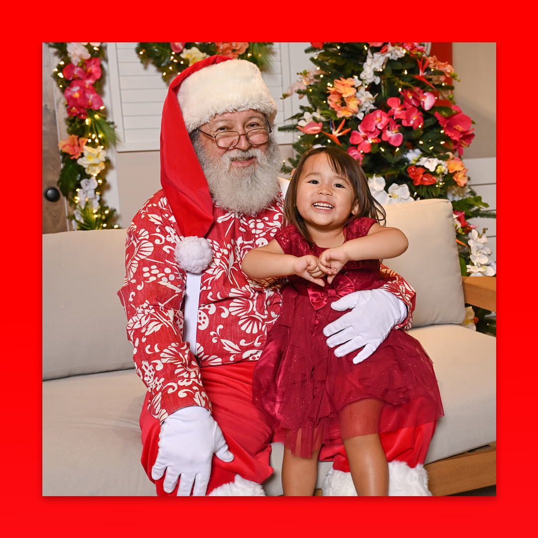 ハワイ アラモアナ サンタクロース セット アラモアナセンターに恒例のビッグサンタお目見え！ - Myハワイ歩き方