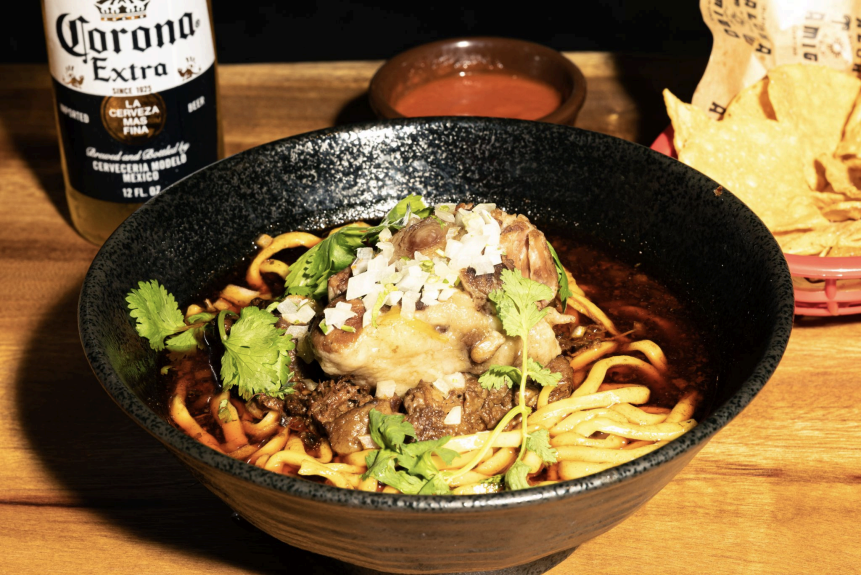 メキシコ発・LAで人気沸騰の注目グルメ「ビリアラーメン」をWaikikiの