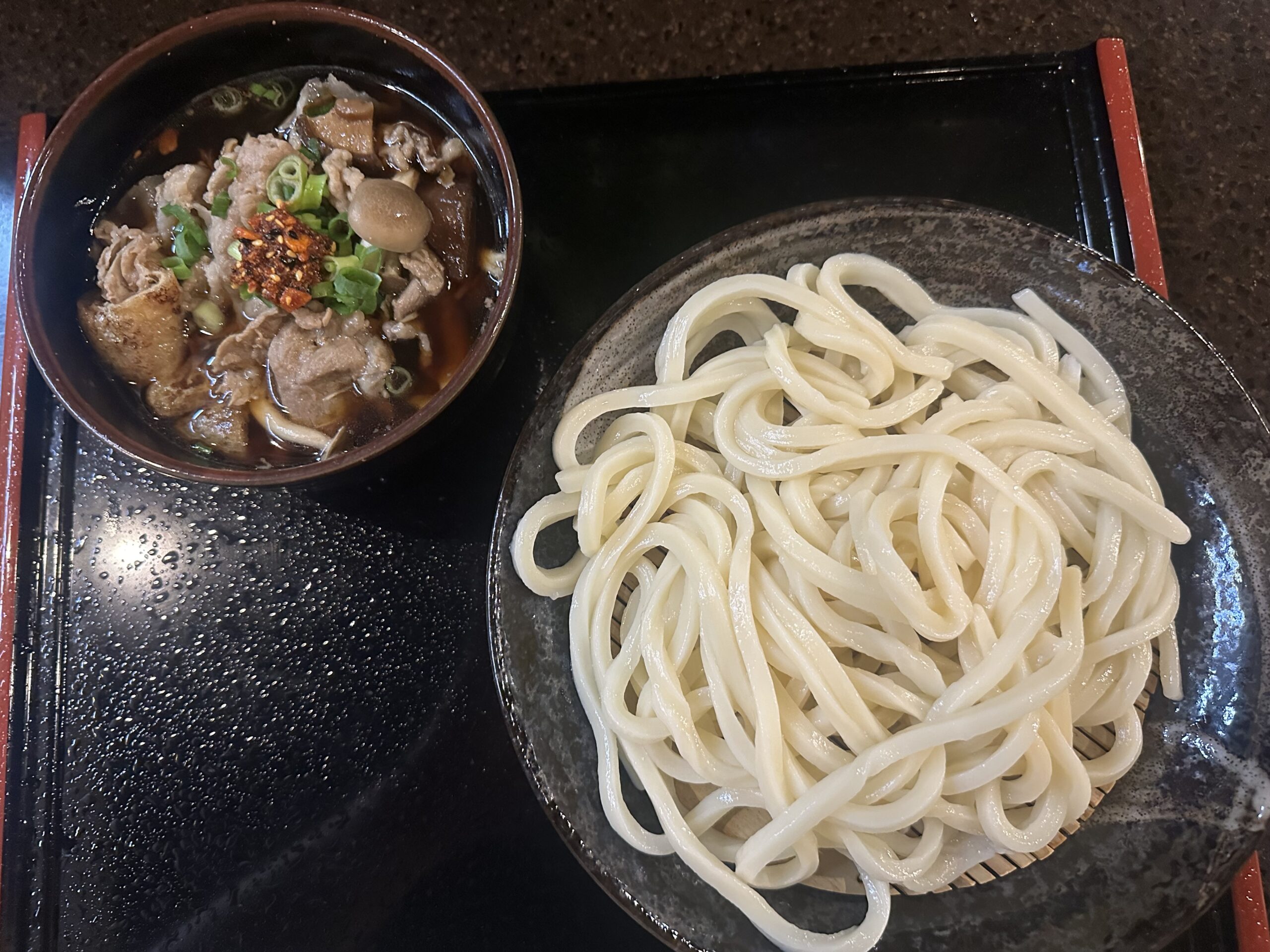 うどん よんぱち – Udon Yonpachi- 】｜ショーン・モリスの新ハワイ