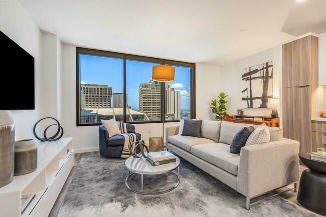 SPACIOUS 1 BED/ 1 BATH APARTMENT IN DOWNTOWN HONOLULU