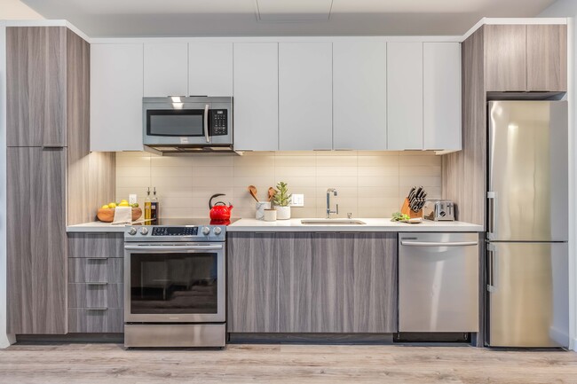 SPACIOUS 1 BED/ 1 BATH APARTMENT IN DOWNTOWN HONOLULU