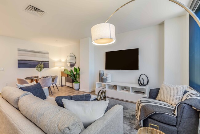 SPACIOUS 1 BED/ 1 BATH APARTMENT IN DOWNTOWN HONOLULU