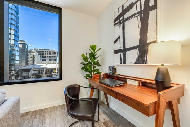SPACIOUS 1 BED/ 1 BATH APARTMENT IN DOWNTOWN HONOLULU